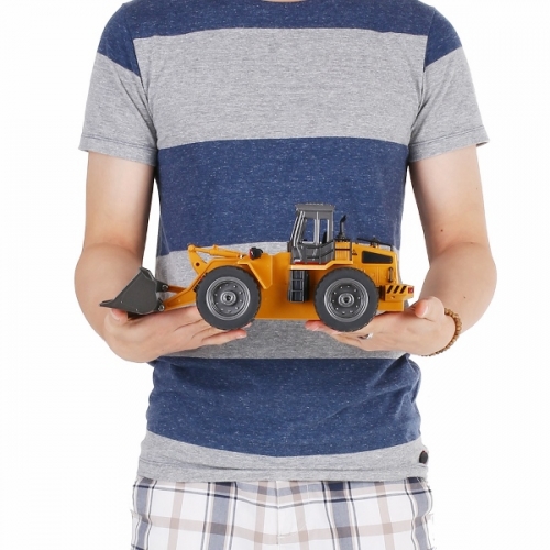 SPYCHACZ zdalnie sterowany 2,4GHz HUINA 1520